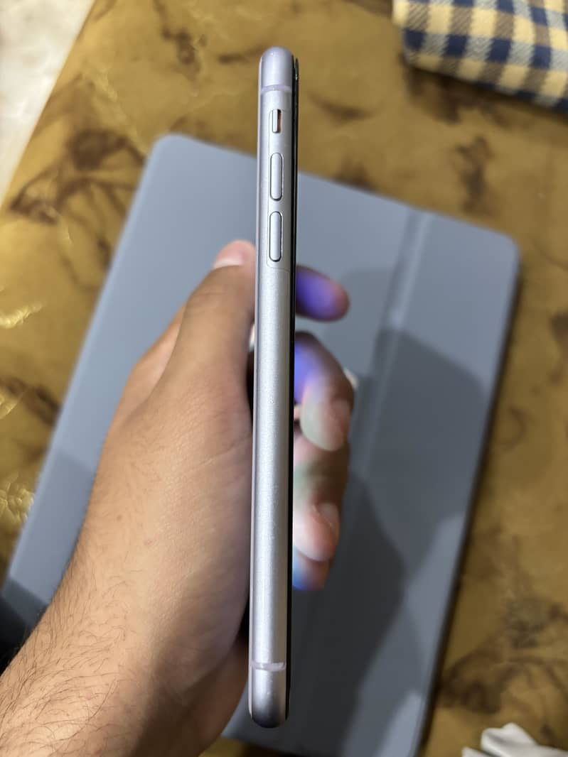 Apple iPhone 11 3