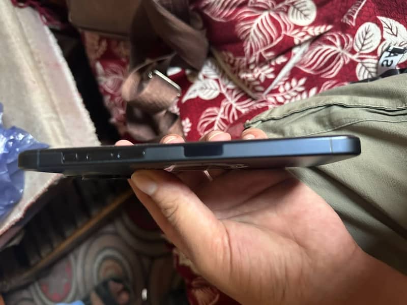 Apple iPhone 15 Pro Max 2