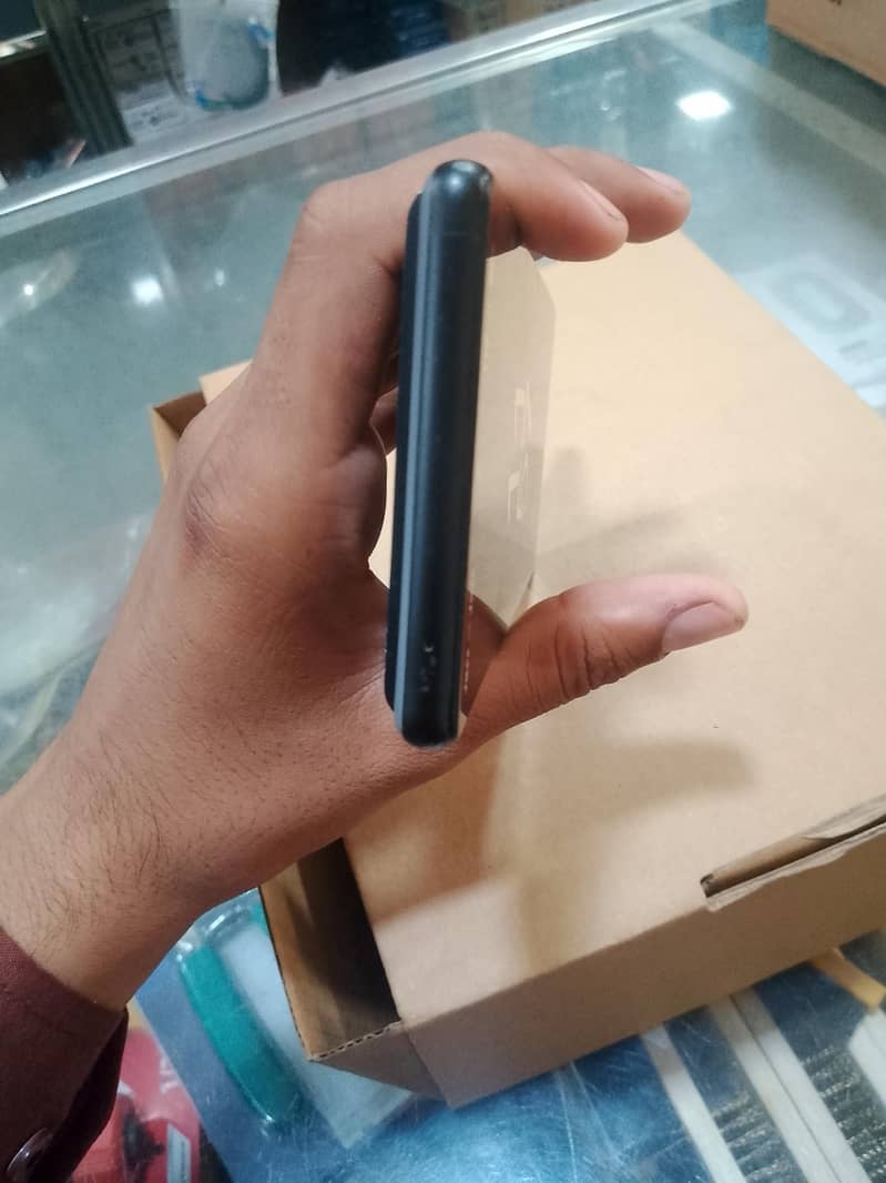 Google Pixel 6 4