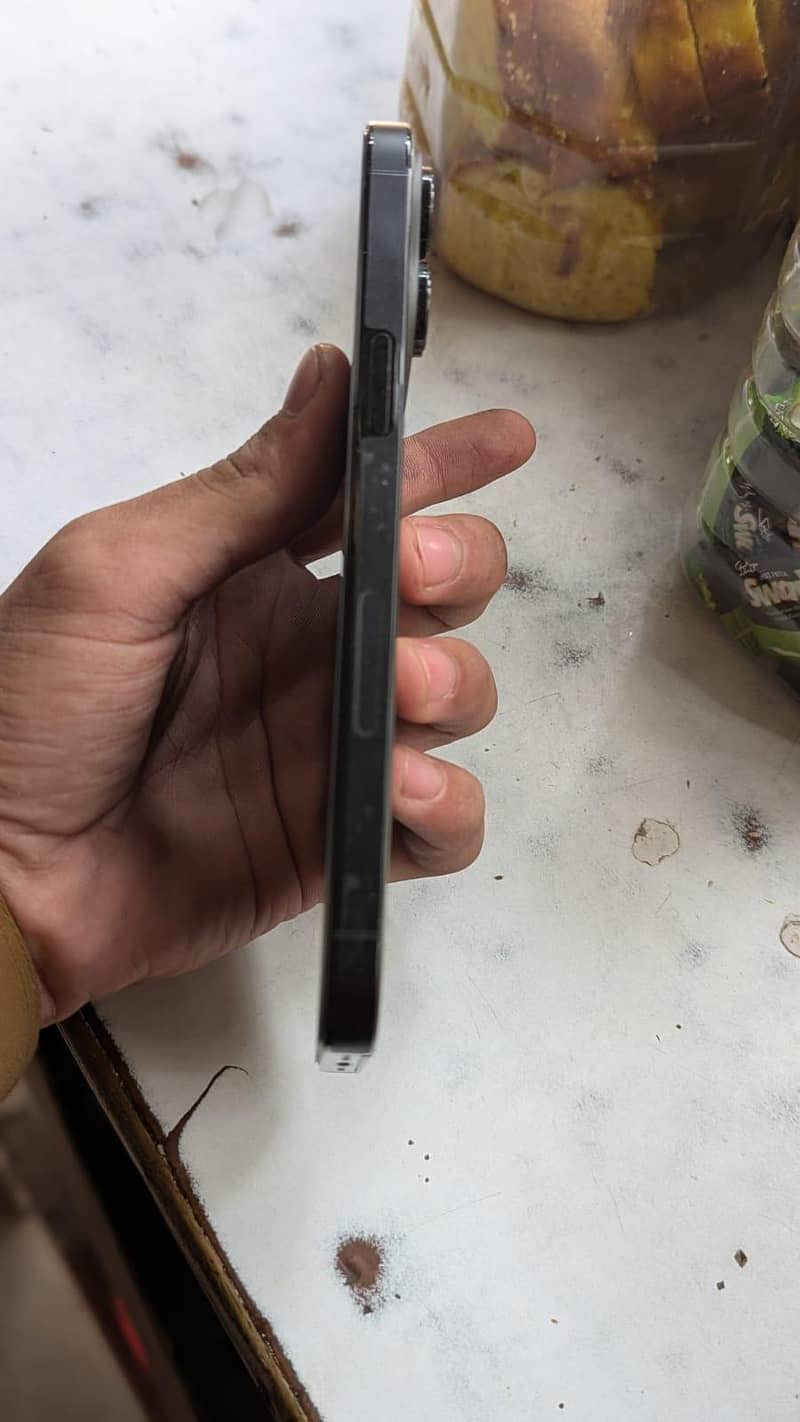 Apple iPhone 14 Pro Max 4