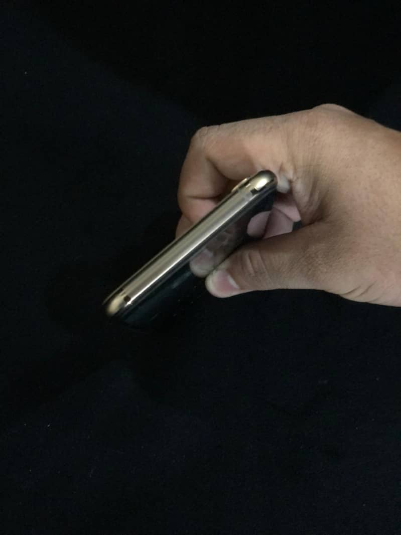 Apple iPhone X 3