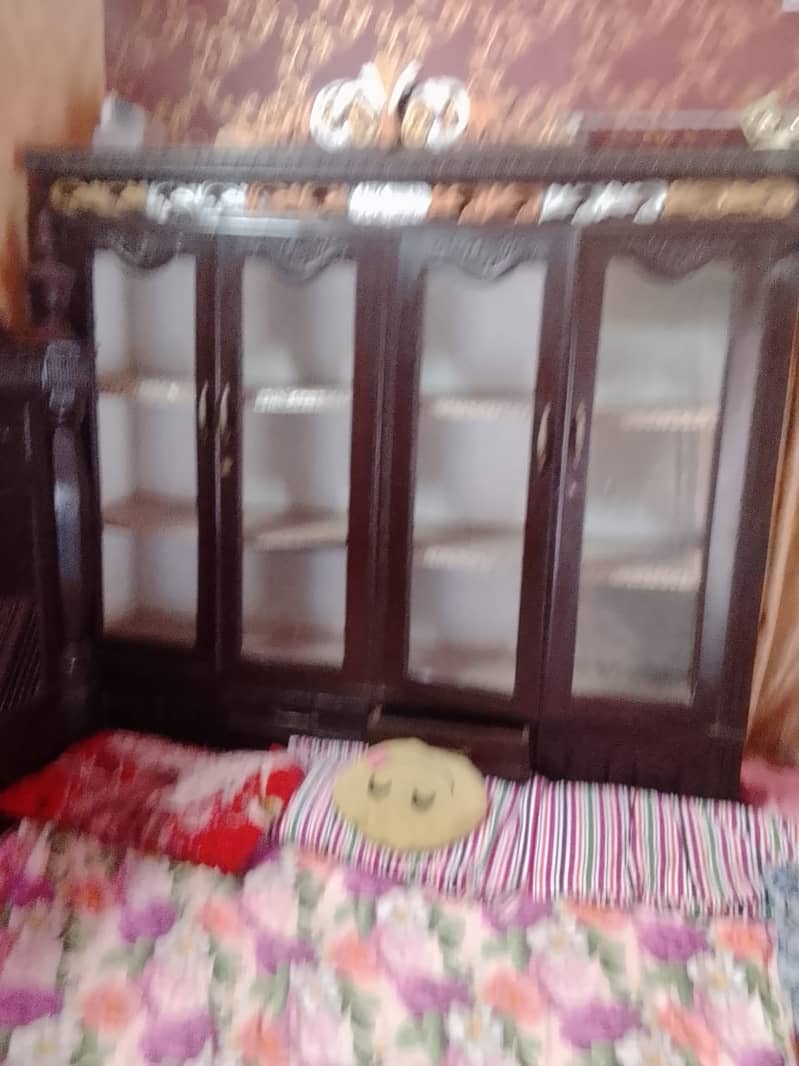 bed set/slightly used/bedroom /bed/set/chinioti bed/ 2