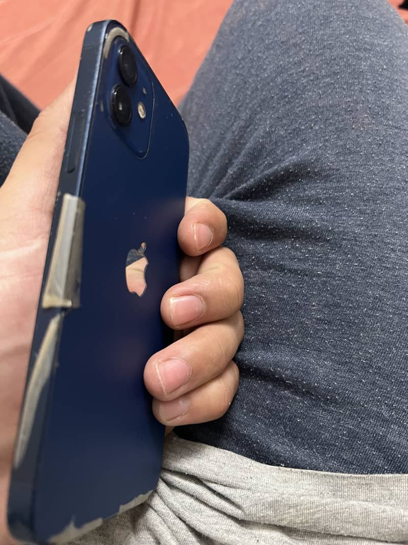 Apple iPhone 12 2