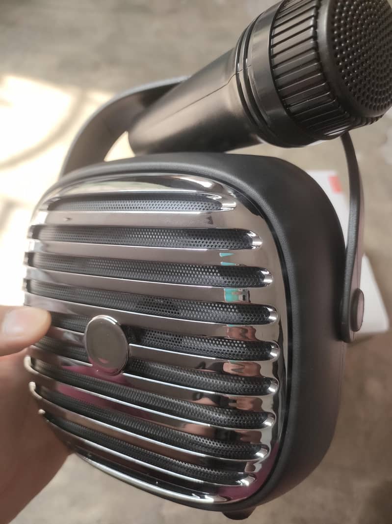 Bluetooth Speaker 0