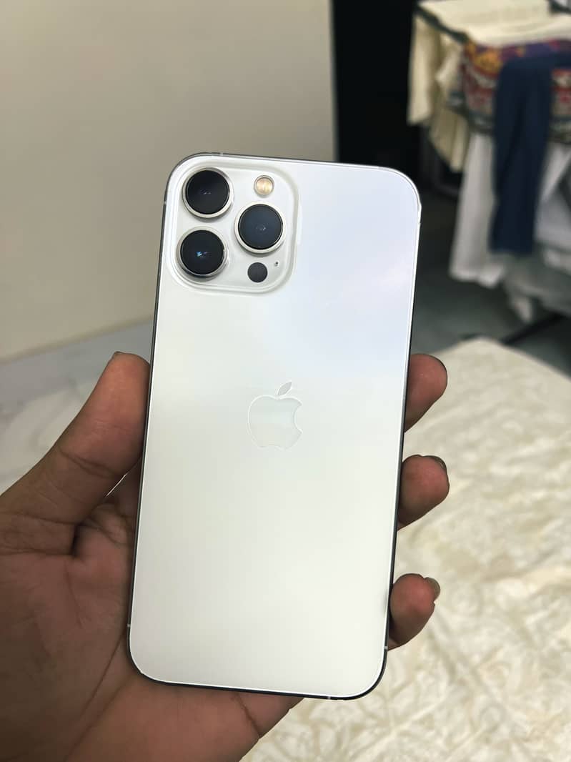 Apple iPhone 13 Pro Max 2
