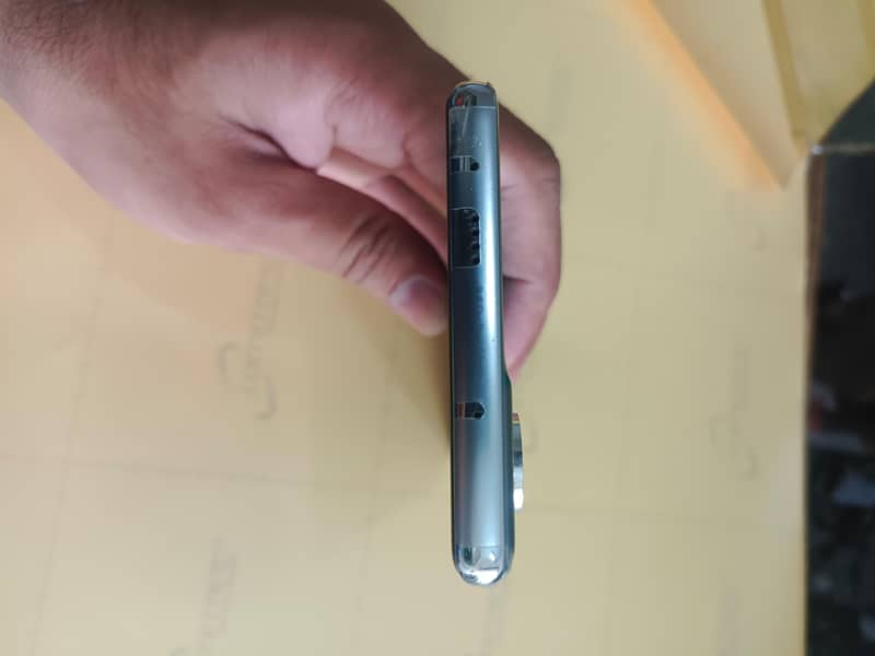 Tecno CAMON 40 Pro 1