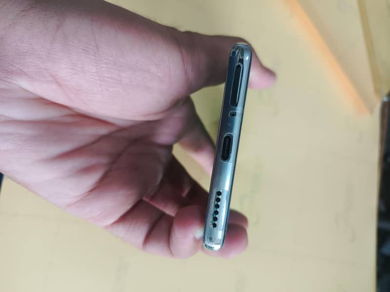 Tecno CAMON 40 Pro 4