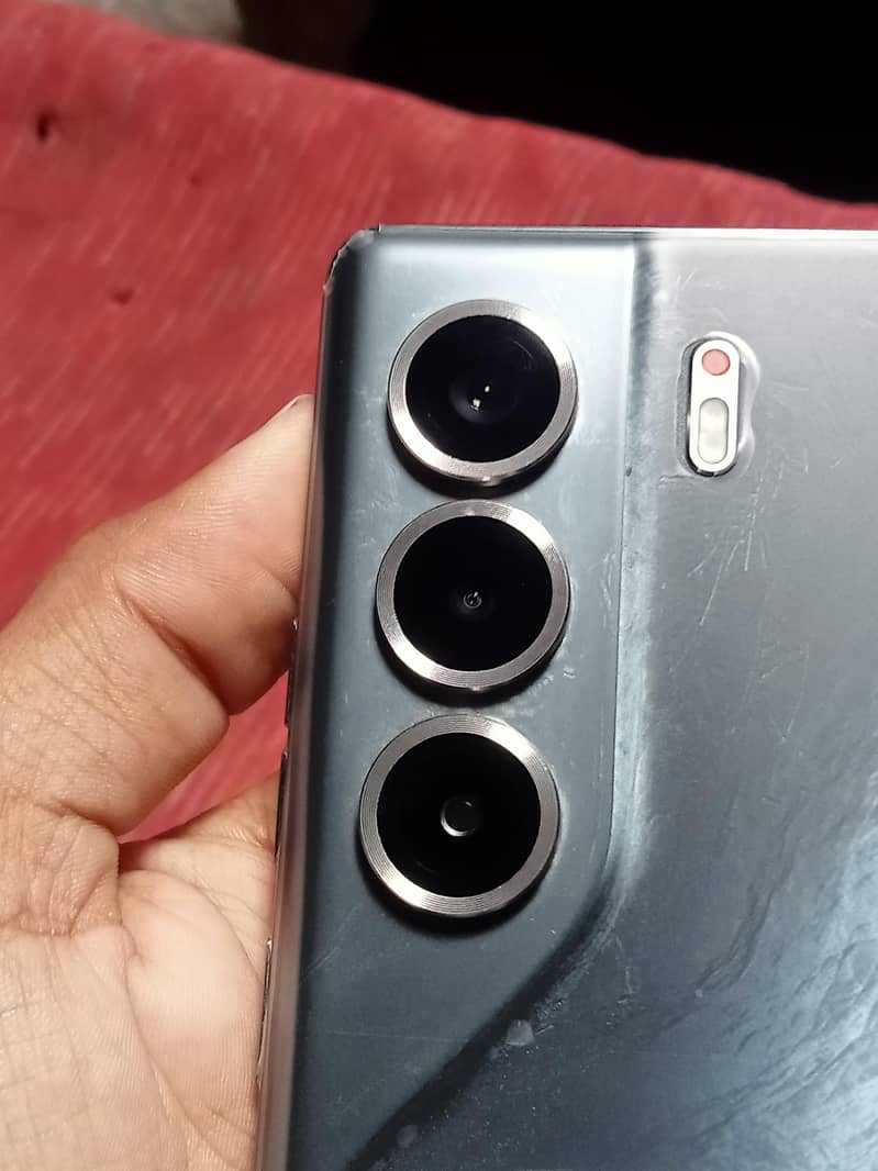 Tecno CAMON 40 Pro 3