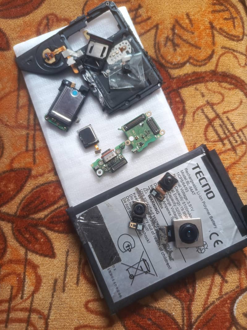 Tecno camon 40 0