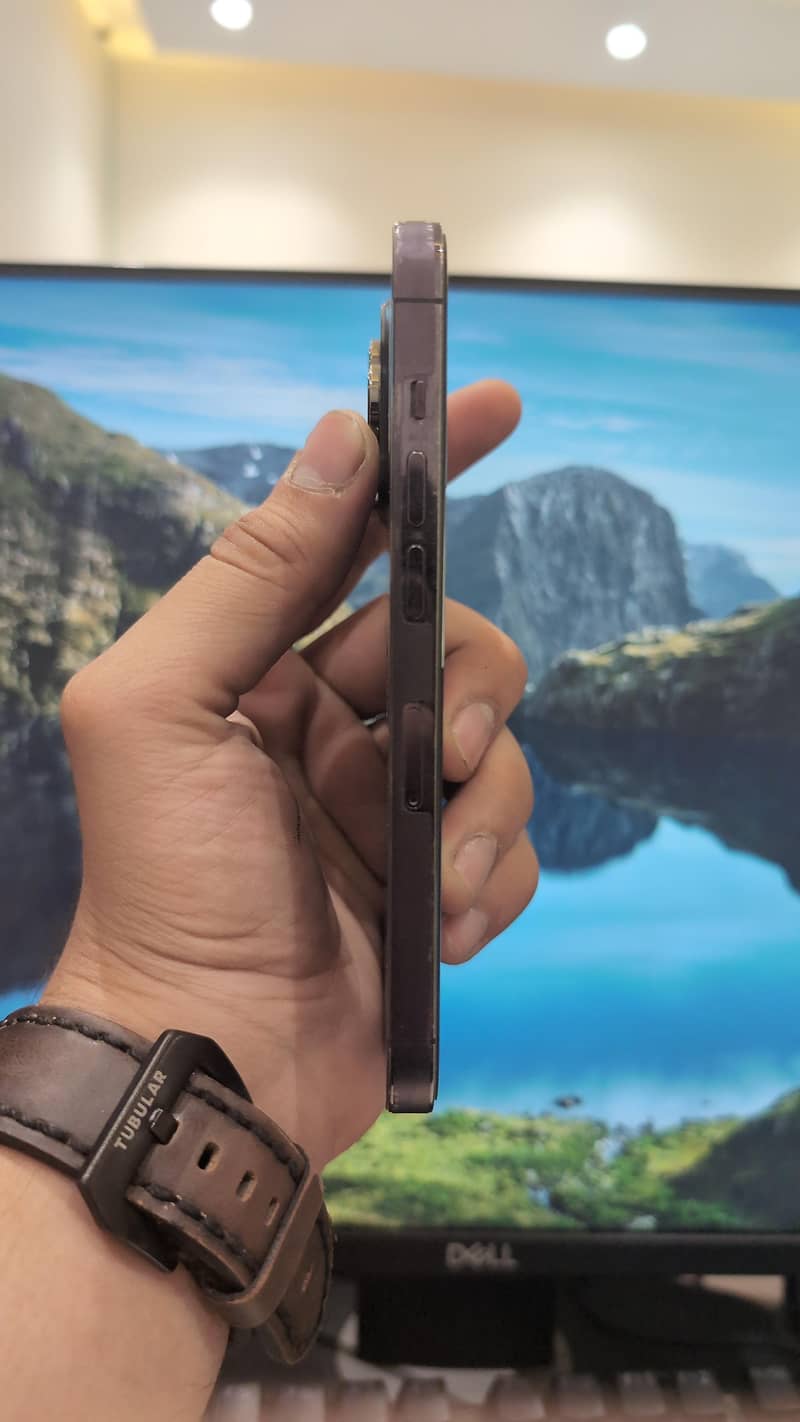 Apple iPhone 14 Pro 2