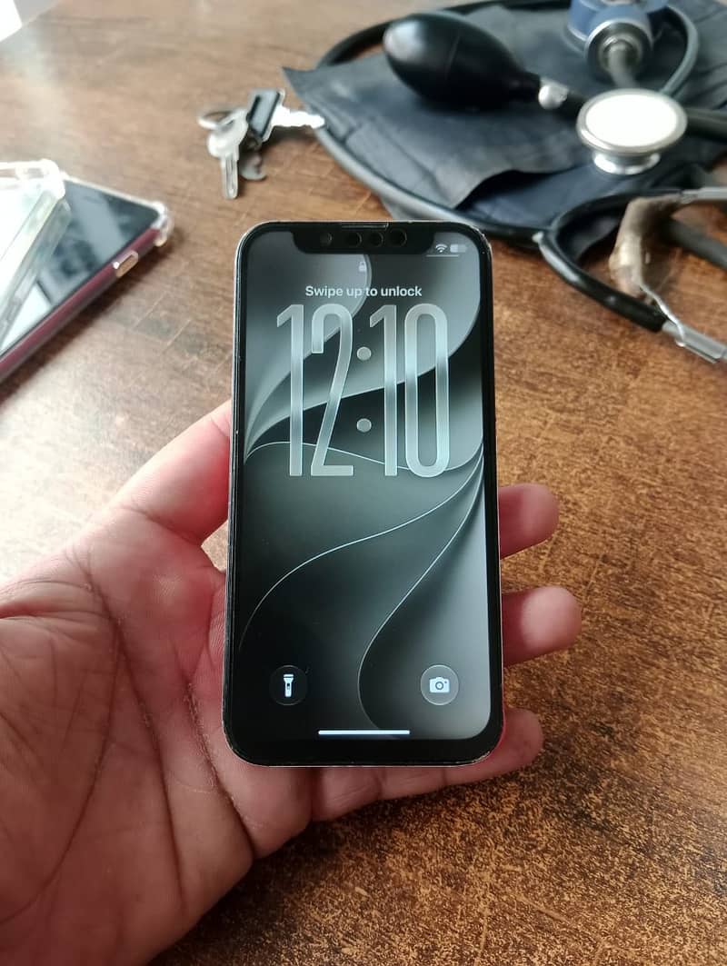 Apple iPhone 13 mini 1