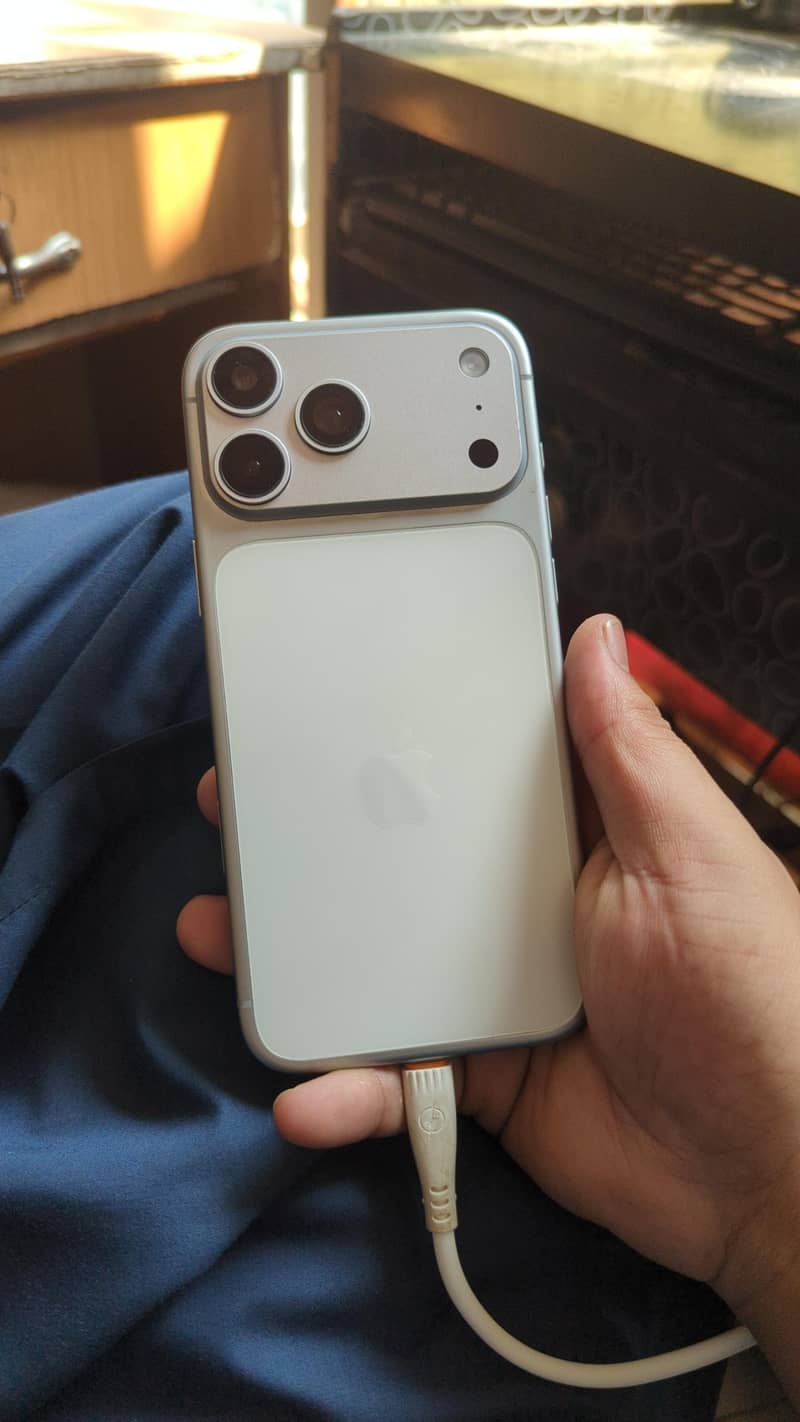 Apple iPhone 17 Pro Max 0