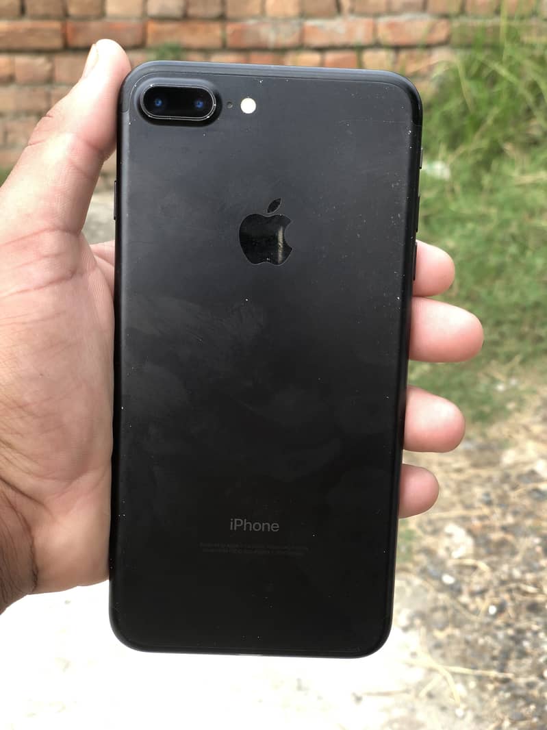 Apple iPhone 7 Plus 0