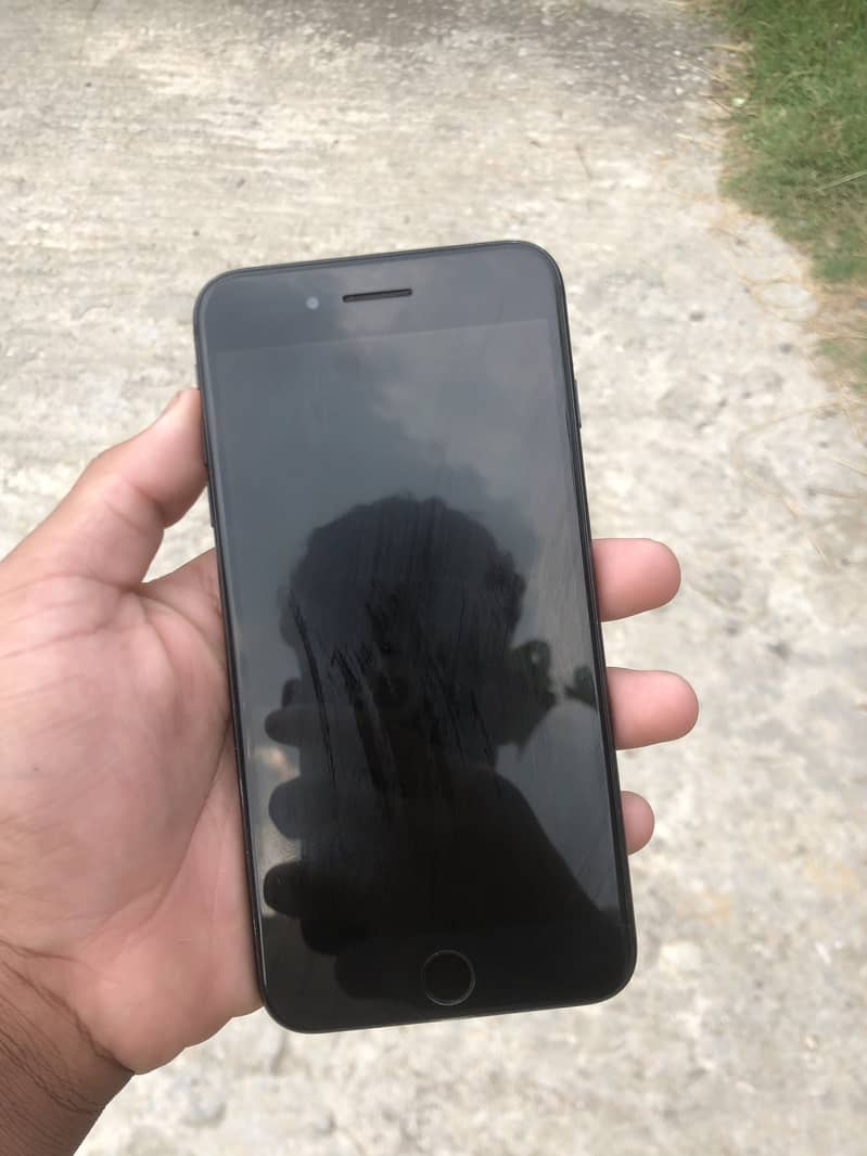 Apple iPhone 7 Plus 1