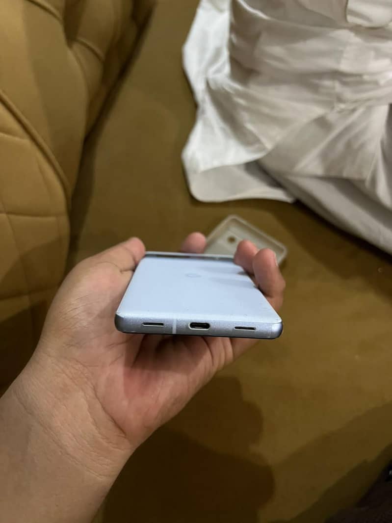 Google Pixel 7a 1