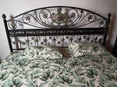 IRON KING SIZE BED WITH MATTRESS WITH CUPBOARD GOOD CONDITION