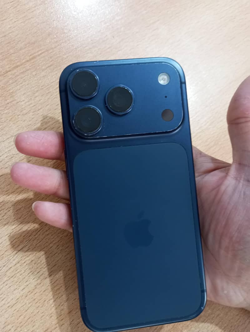 Apple iPhone 17 Pro 0