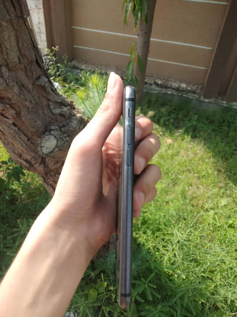 iPhone 8 3