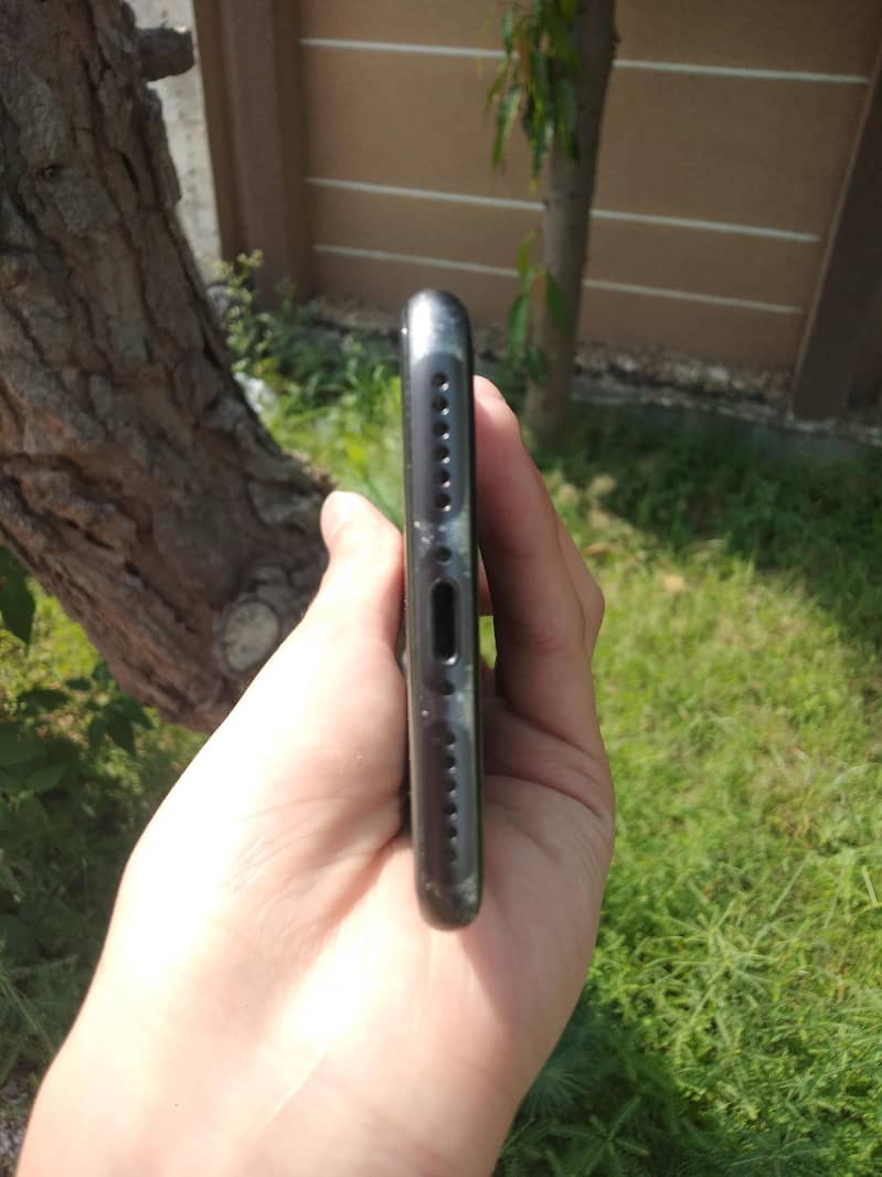 iPhone 8 4