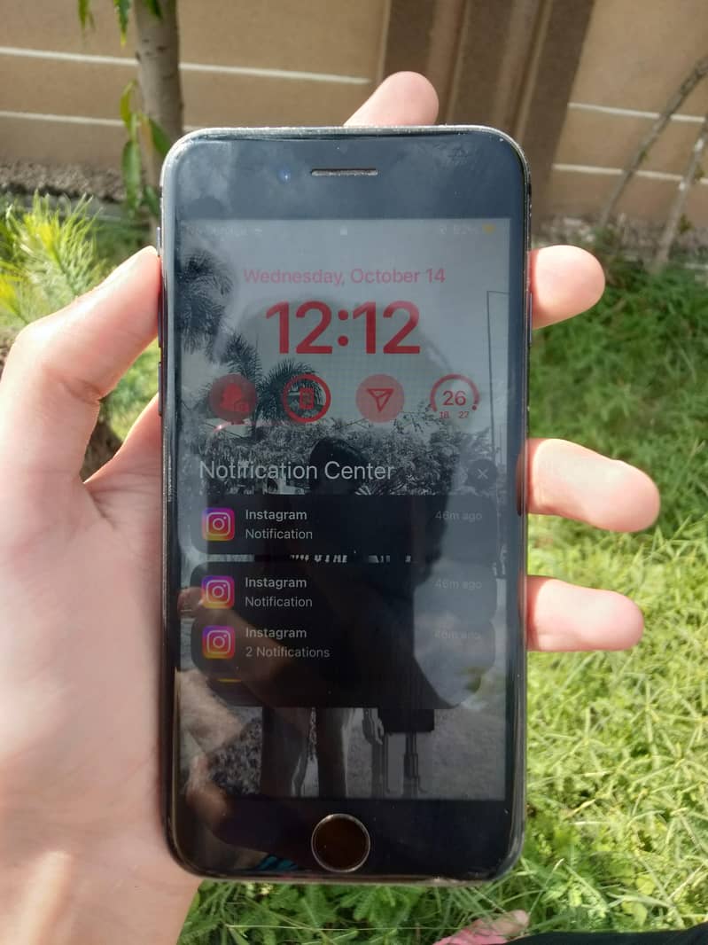 iPhone 8 6