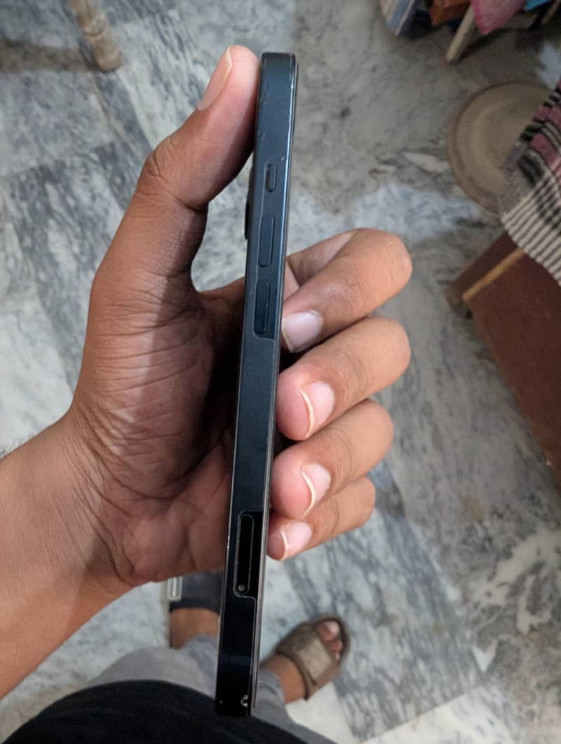 Apple iPhone 13 1