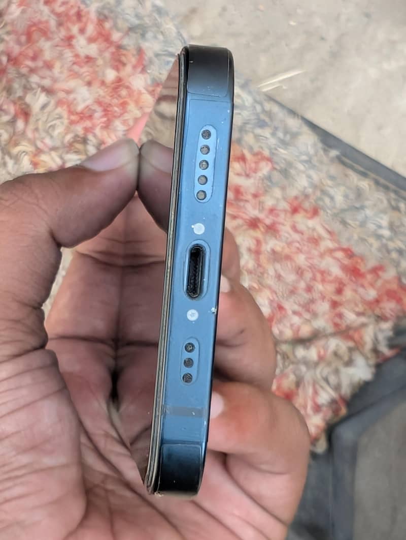 Apple iPhone 13 6