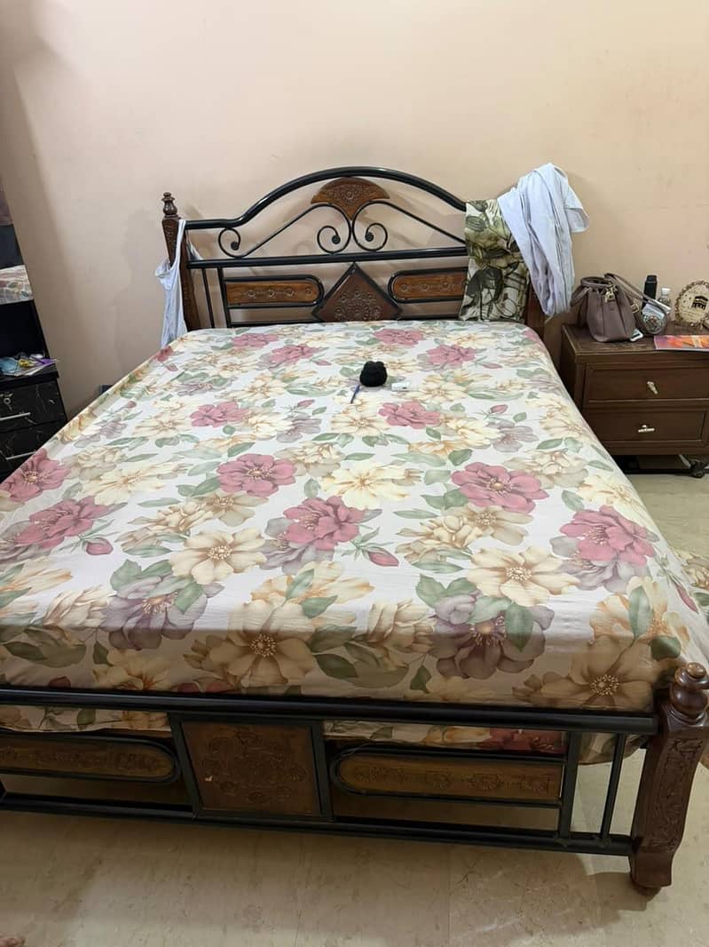 bed without mattress 0