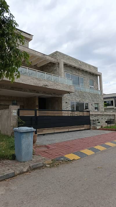 Bahria Enclave Sector B-1 Beautiful Condition 16 Marla House Available for Sale.