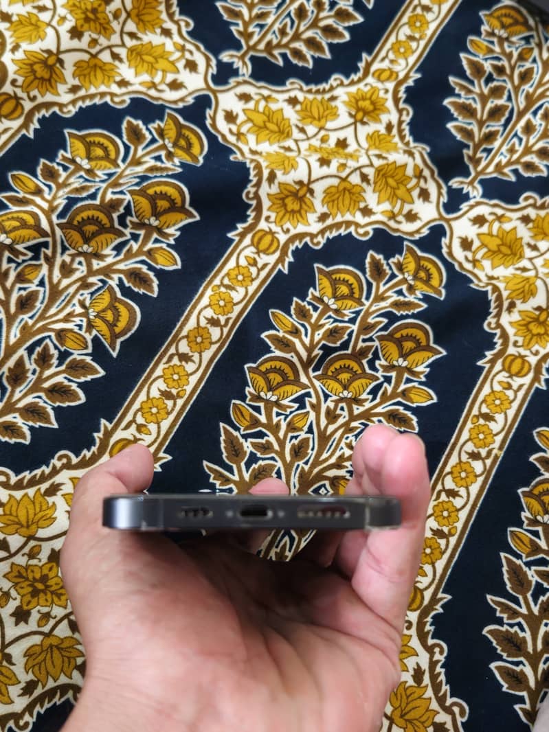 Apple iPhone 14 Pro Max 1