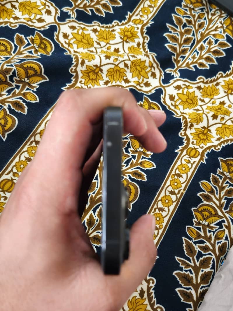 Apple iPhone 14 Pro Max 2