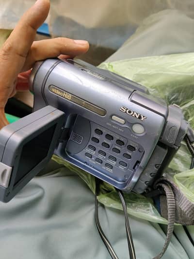 Sony Hi 8 Camcoder CCD TRV228E For parts or Repair