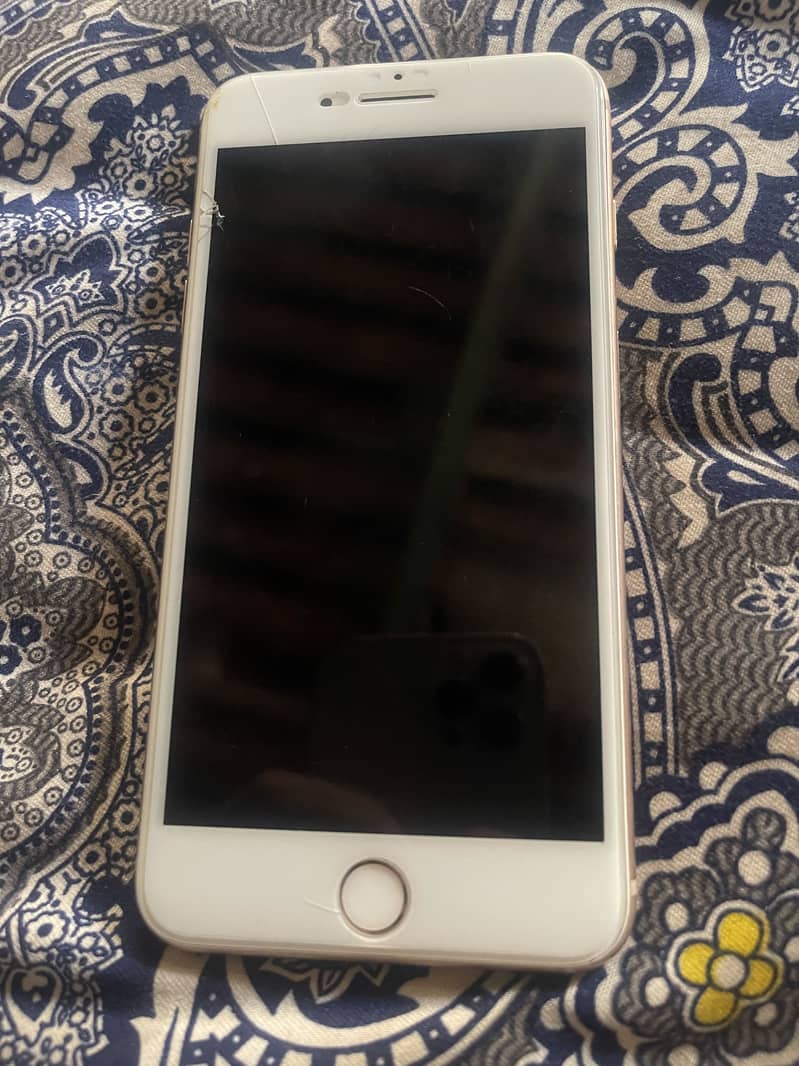 Apple iPhone 8 Plus 1