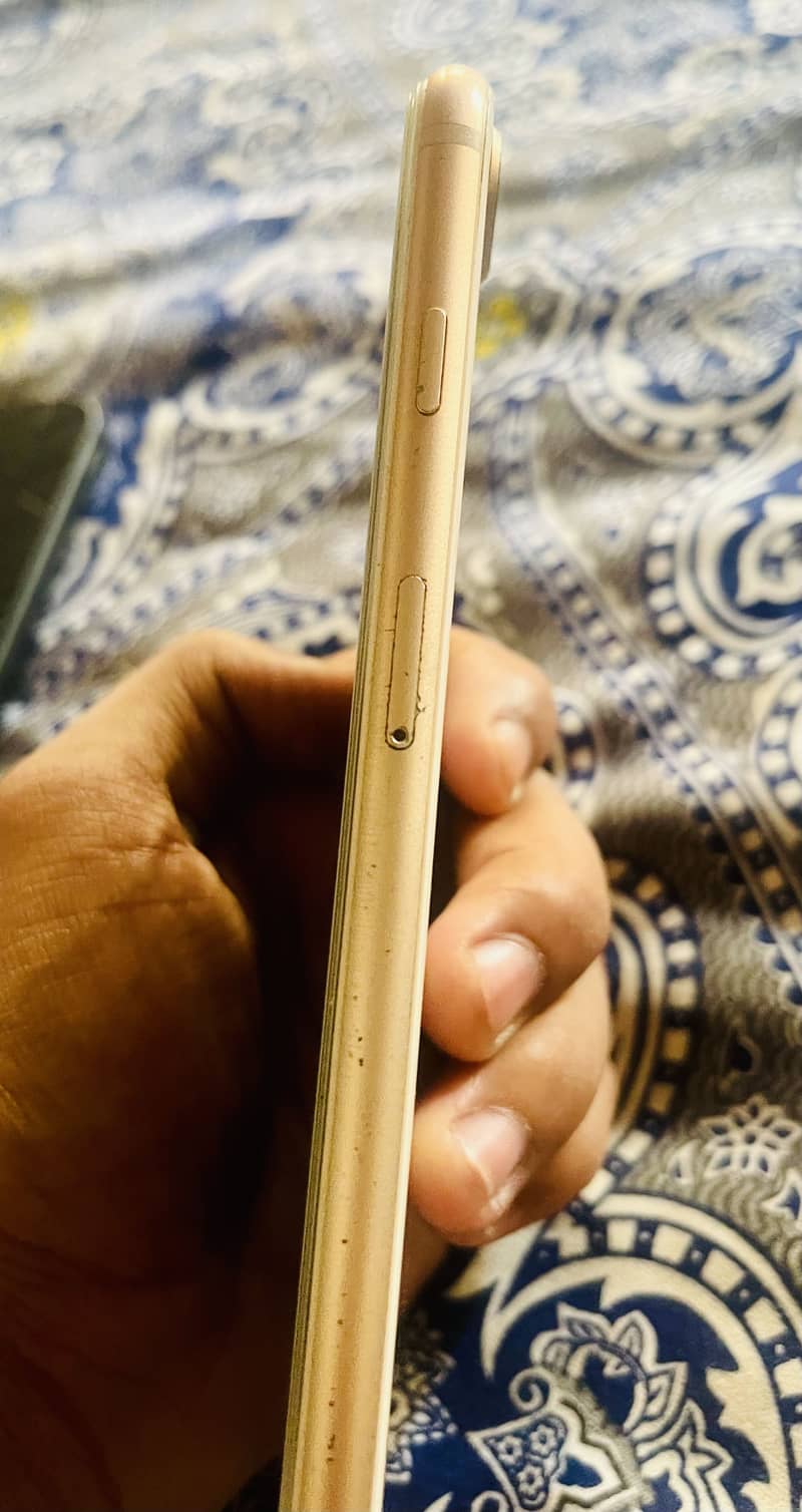 Apple iPhone 8 Plus 2
