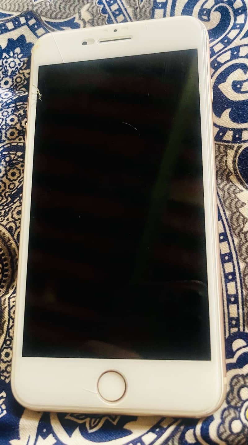 Apple iPhone 8 Plus 4