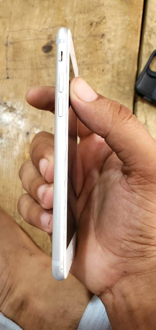 Apple iPhone 7 5