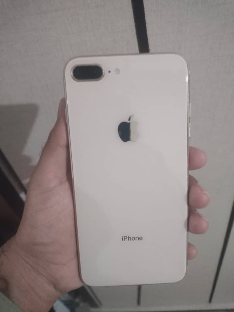 Apple iPhone 8 Plus 1