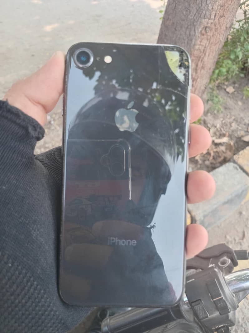 Apple iPhone 8 0