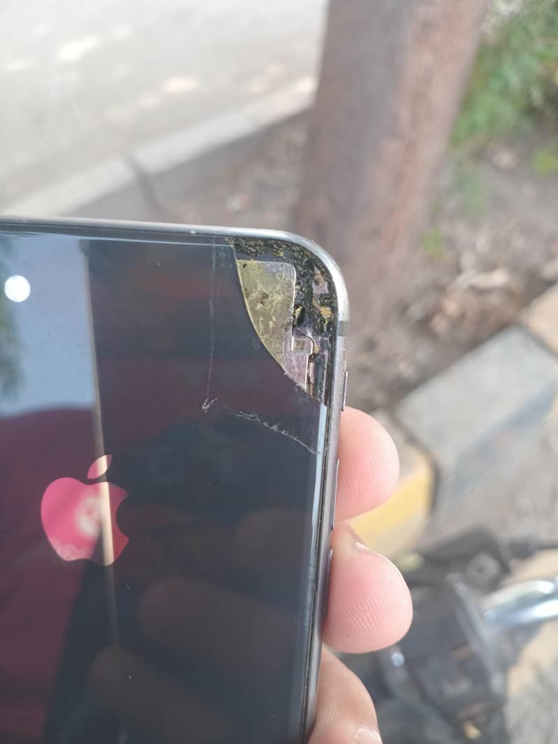 Apple iPhone 8 3
