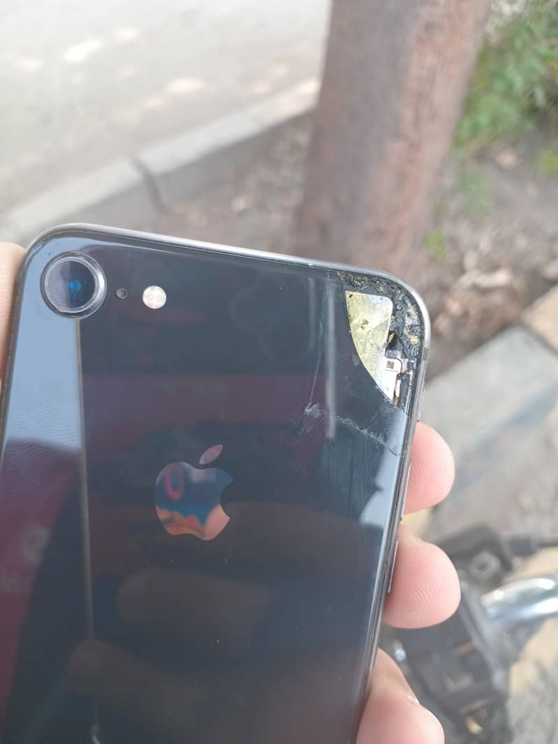 Apple iPhone 8 4