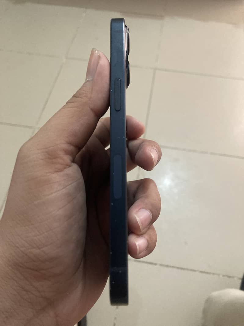 Apple iPhone 13 1