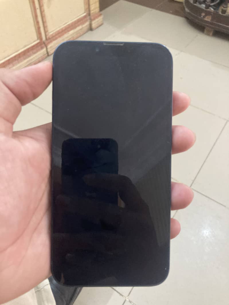 Apple iPhone 13 4
