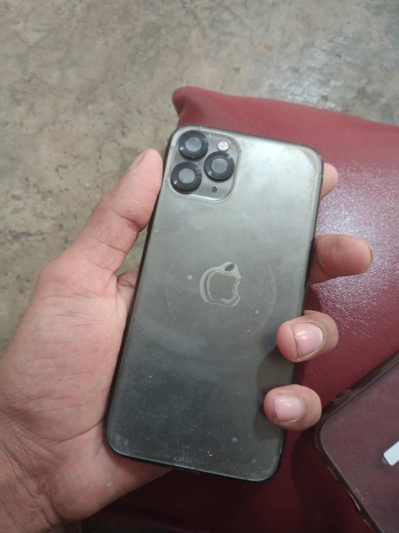 Apple iPhone 11 Pro 1