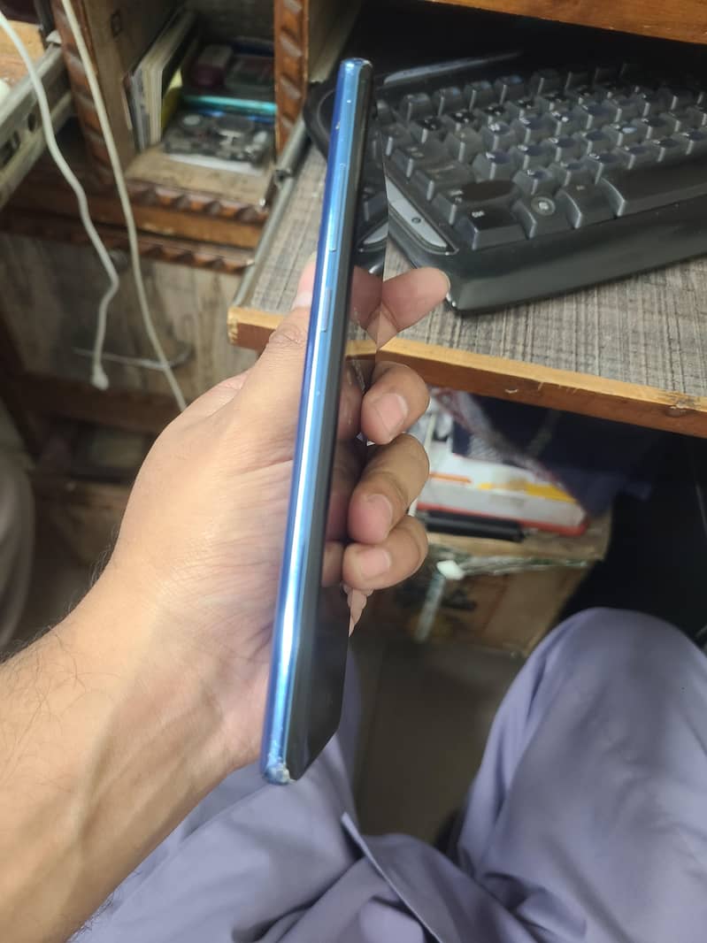 Samsung Mobile Note 8 3