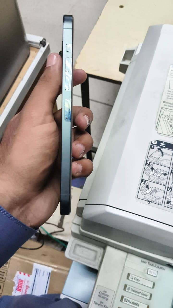 Apple iPhone 13 Pro Max 4