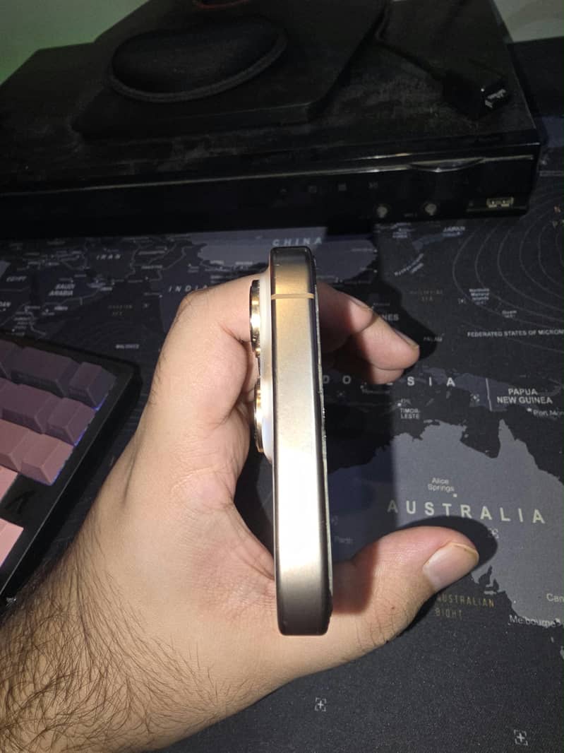 Apple iPhone 16 Pro 6