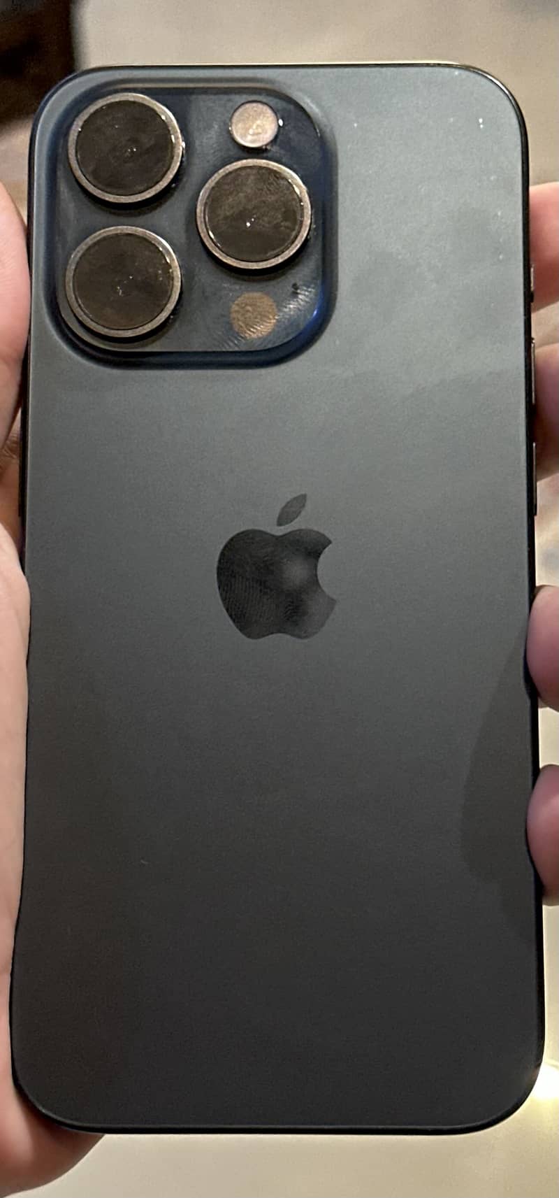 Apple iPhone 15 Pro 0