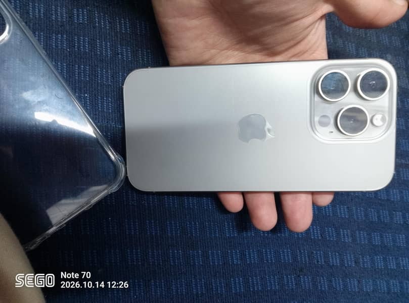 Apple iPhone 15 Pro 0