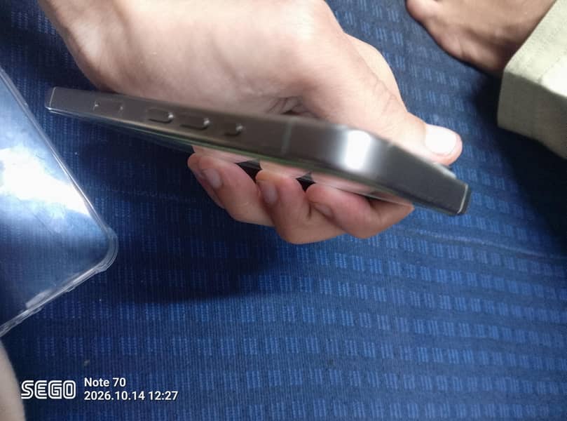 Apple iPhone 15 Pro 4