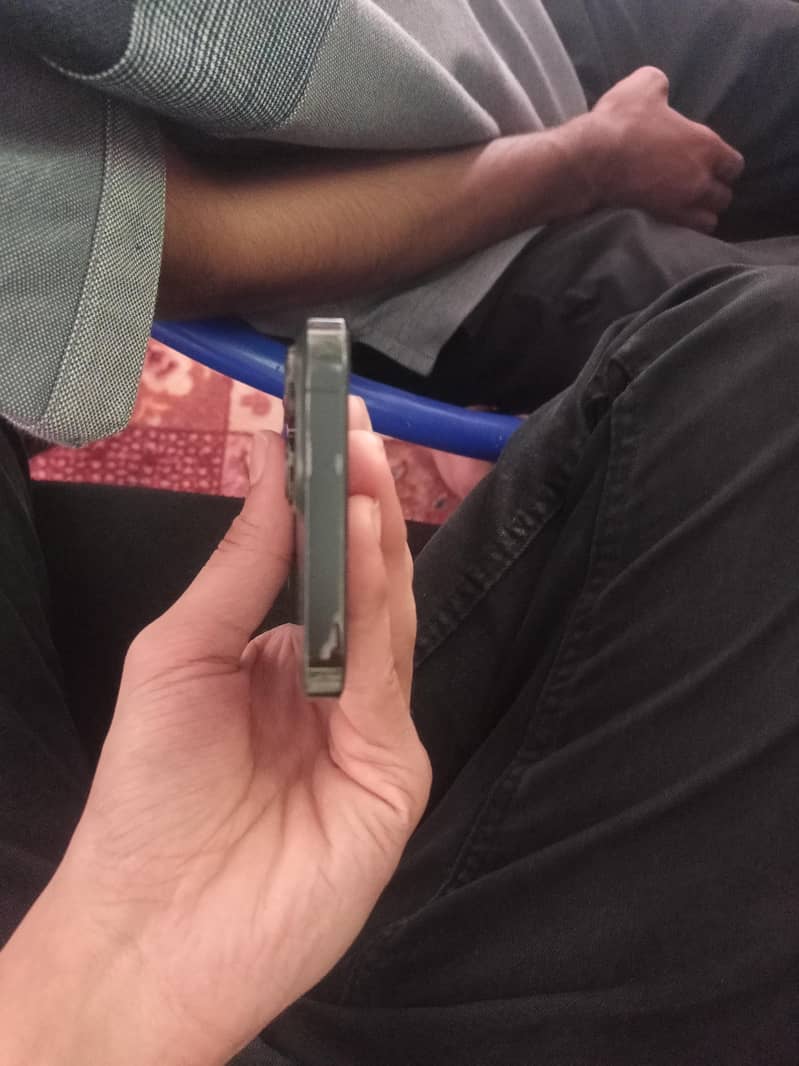 Apple iPhone 13 Pro Max 6
