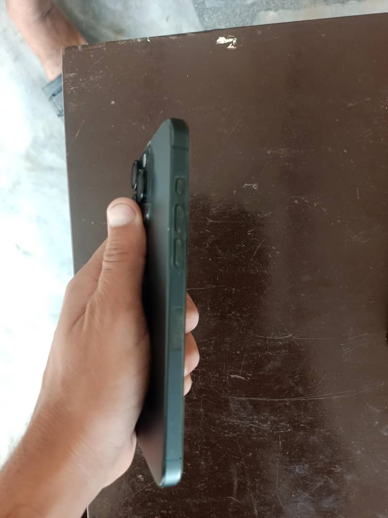 Apple iPhone 15 Pro Max 7